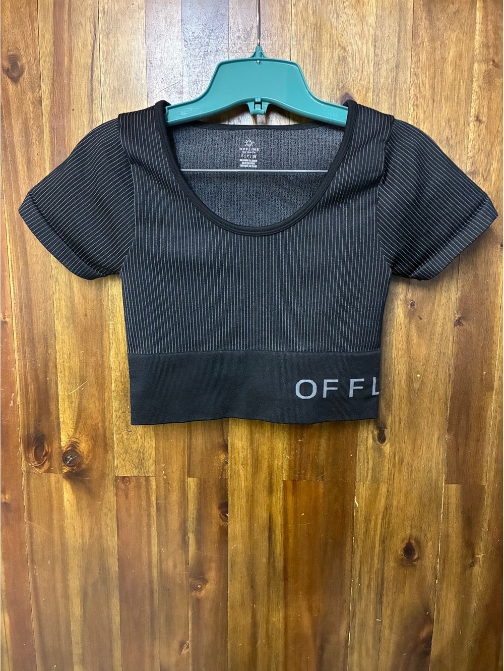 OFFLINE by Aerie Active Black Pinstripe Seamless Ribbed Crop Top Baby Tee Small